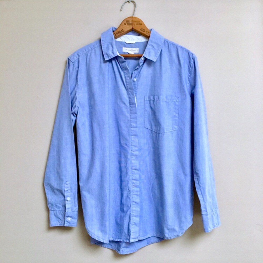 Treasure & Bond light blue buttondown shirt